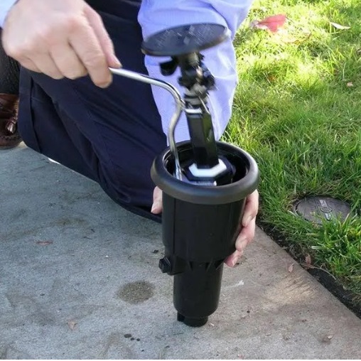 rain_bird_maxi-paw_wrench_open